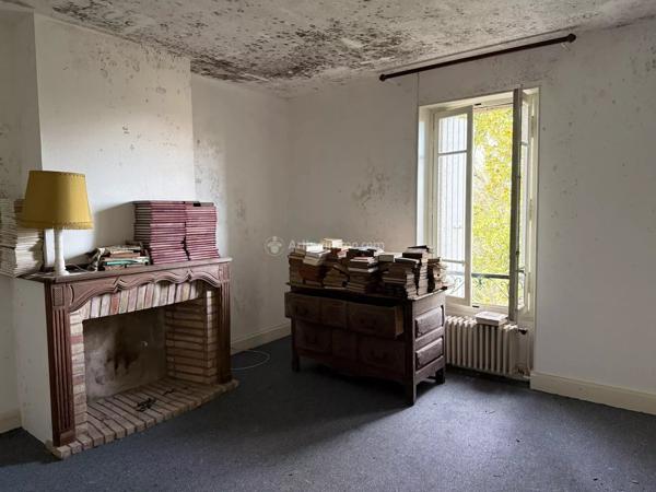 Vente                                                      Hôtel particulier
                        
                     7 pièces                      265 m2                     à Carmaux