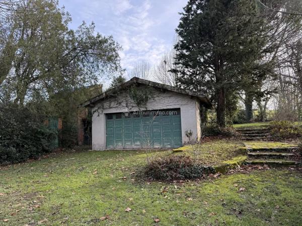 Vente                                                      Hôtel particulier
                        
                     7 pièces                      265 m2                     à Carmaux