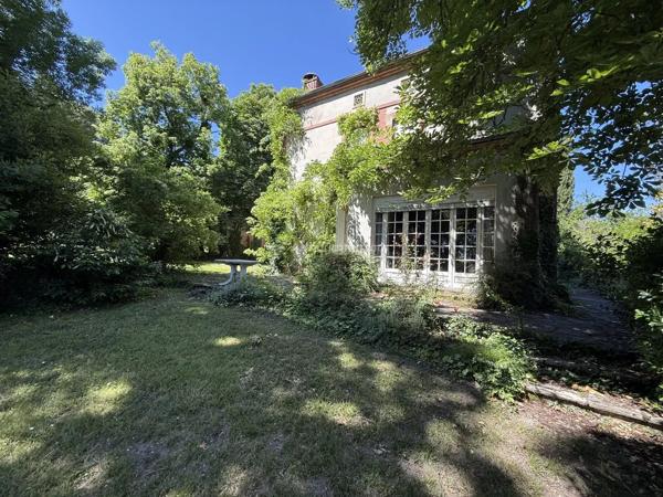 Vente                                                      Hôtel particulier
                        
                     7 pièces                      265 m2                     à Carmaux