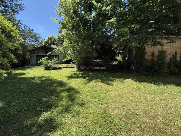 Vente                                                      Hôtel particulier
                        
                     7 pièces                      265 m2                     à Carmaux