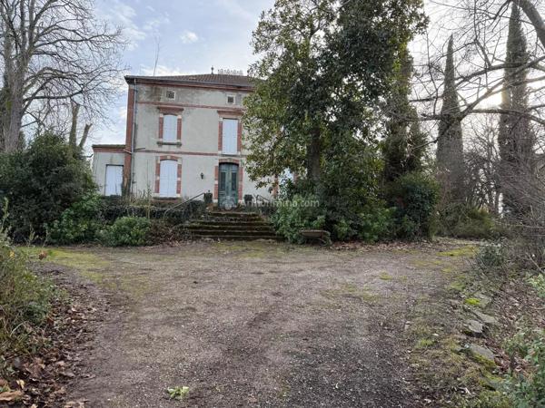Vente                                                      Hôtel particulier
                        
                     7 pièces                      265 m2                     à Carmaux