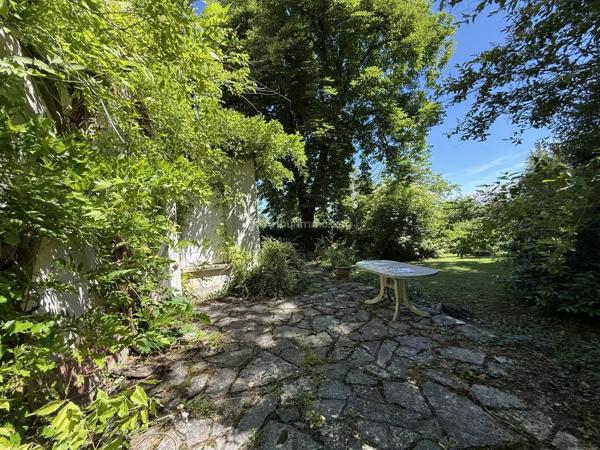 Vente                                                      Hôtel particulier
                        
                     7 pièces                      265 m2                     à Carmaux