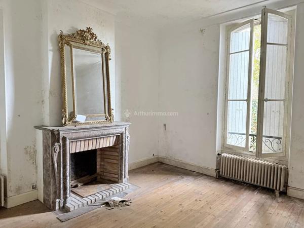 Vente                                                      Hôtel particulier
                        
                     7 pièces                      265 m2                     à Carmaux