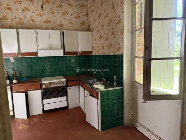 Vente                                                      Hôtel particulier
                        
                     7 pièces                      265 m2                     à Carmaux