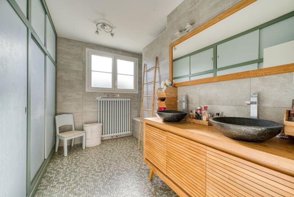 Magnifique vue sur la campagne. Maison de caractère sur près d'1 hectare à quelques pas de Saint Pie