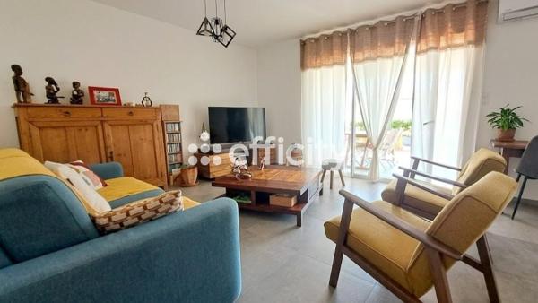 Maison
         3 pièces
        - 70 m² 295 000 € *