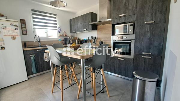 Maison
         3 pièces
        - 70 m² 295 000 € *