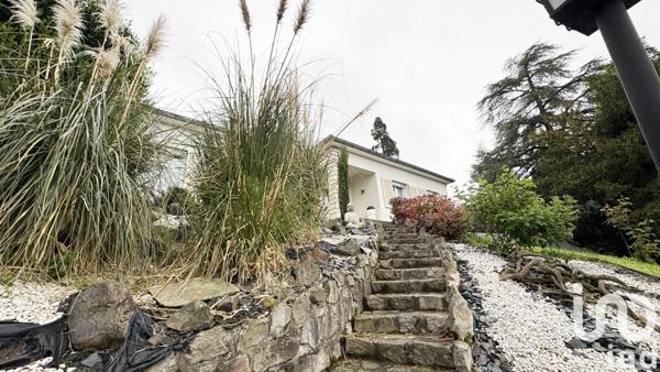 Maison à vendre 6 pièces 191 m² Saint-Genest-Lerpt