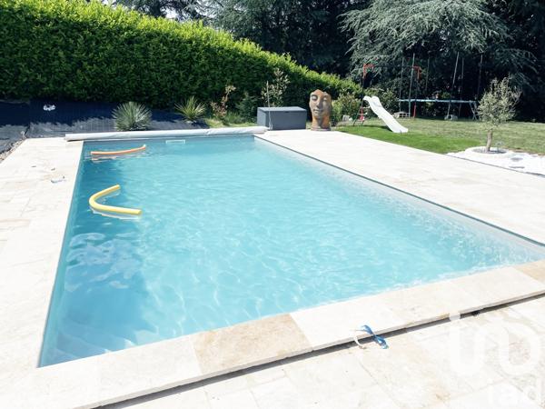 Maison à vendre 6 pièces 191 m² Saint-Genest-Lerpt