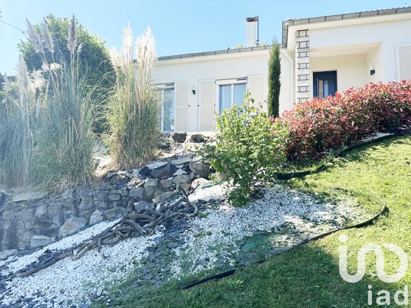 Maison à vendre 6 pièces 191 m² Saint-Genest-Lerpt