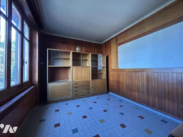 Maison ancienne en pierre au coeur du bourg