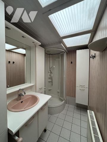 Maison ancienne en pierre au coeur du bourg