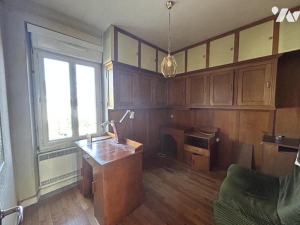 Maison ancienne en pierre au coeur du bourg