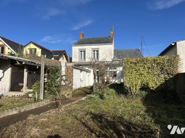 Maison ancienne en pierre au coeur du bourg
