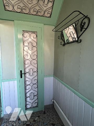 Maison ancienne en pierre au coeur du bourg