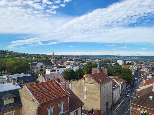 EPERNAY : APPARTEMENT DE TYPE 2 avec BALCON et EMPLACEMENT DE PARKING SECURISE