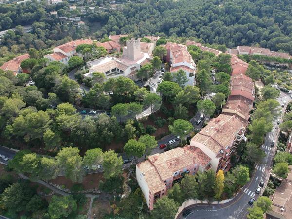 A VENDRE - 2 PIECES - MOUGINS-LE-HAUT