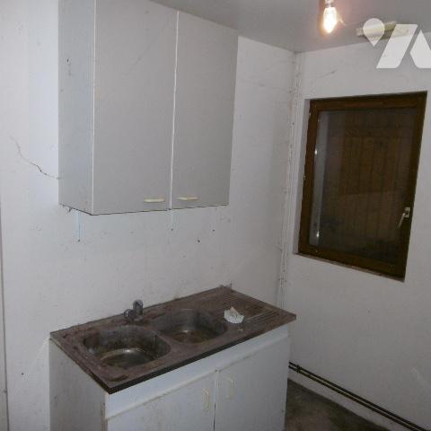 MAISON INDIVIDUELLE A RENOVER, 89 m², proximité de Saint-Quentin, 2 chambres