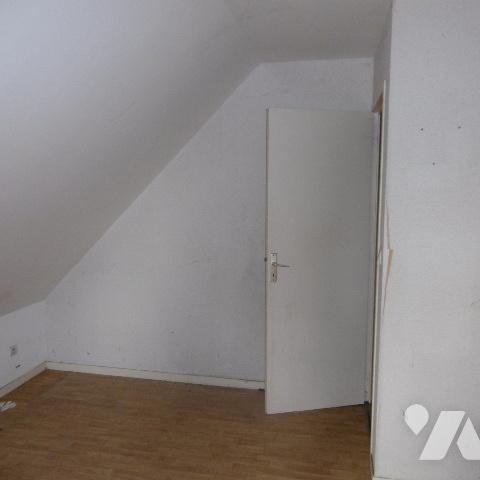 MAISON INDIVIDUELLE A RENOVER, 89 m², proximité de Saint-Quentin, 2 chambres