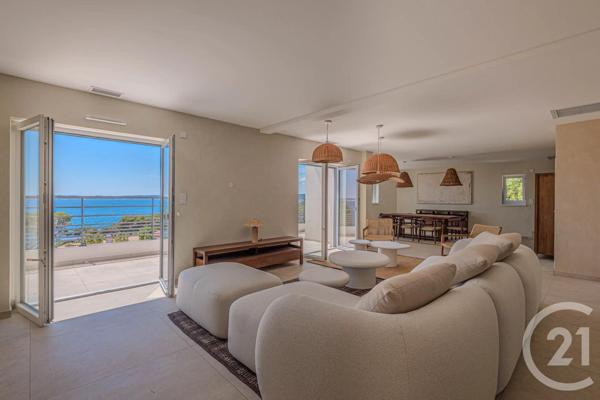 Maison à vendre  8 pièces - 230,09 m2 ROQUEBRUNE SUR ARGENS - 83