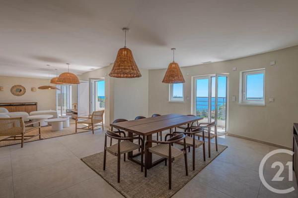 Maison à vendre  8 pièces - 230,09 m2 ROQUEBRUNE SUR ARGENS - 83