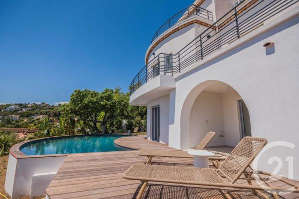 Maison à vendre  8 pièces - 230,09 m2 ROQUEBRUNE SUR ARGENS - 83