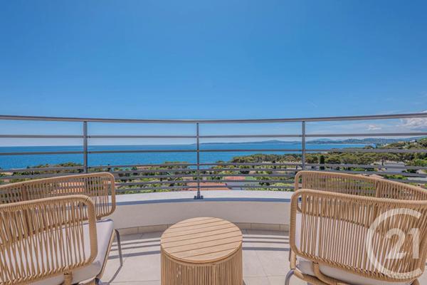 Maison à vendre  8 pièces - 230,09 m2 ROQUEBRUNE SUR ARGENS - 83