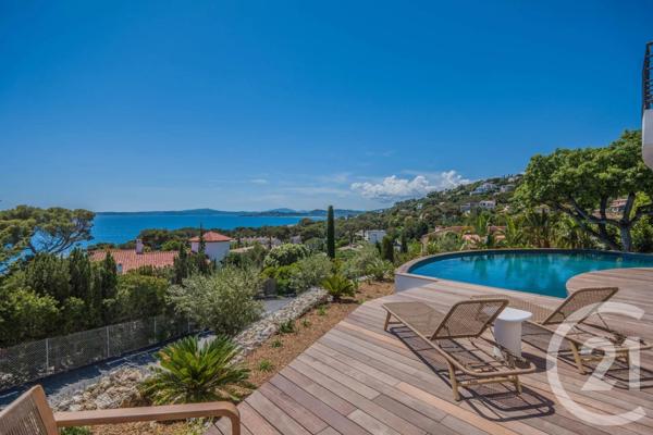 Maison à vendre  8 pièces - 230,09 m2 ROQUEBRUNE SUR ARGENS - 83