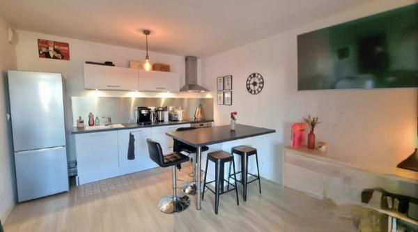 Beaujoire -  Au coeur d'une copropriété récente, appartement T3 s'ouvrant sur une grande terrasse. Parking en sous sol.