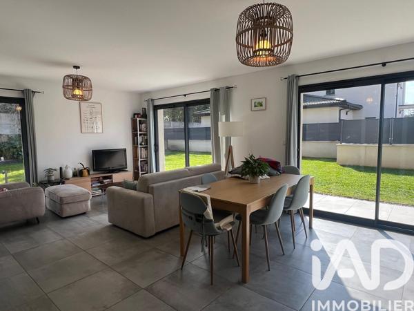 Maison à vendre 5 pièces 115 m² Neuville-sur-Saône