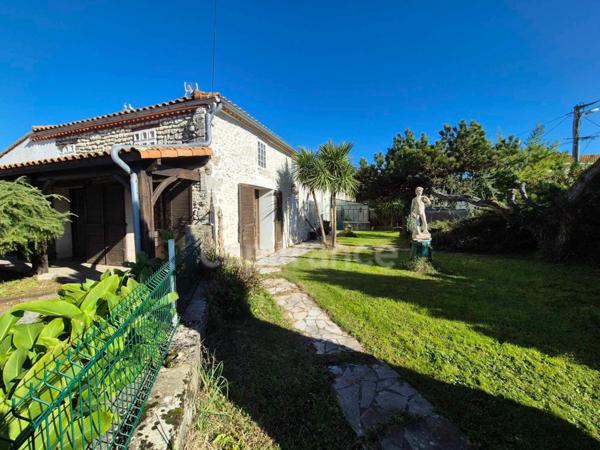 Maison à vendre 4 pièces ROYAN (17) - Terrain de 1427m²