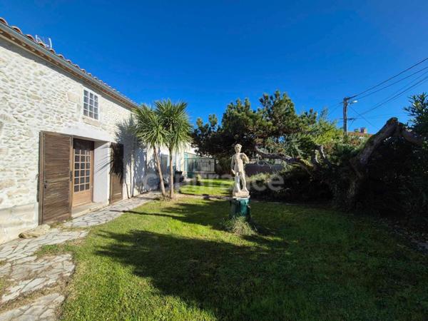 Maison à vendre 4 pièces ROYAN (17) - Terrain de 1427m²