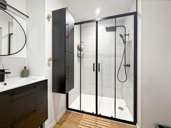 Villefranche-sur-Saône (69400) Superbe loft rénové avec belle hauteur sous plafond et extérieur privatif, au calme – Villefranche-sur-Saône