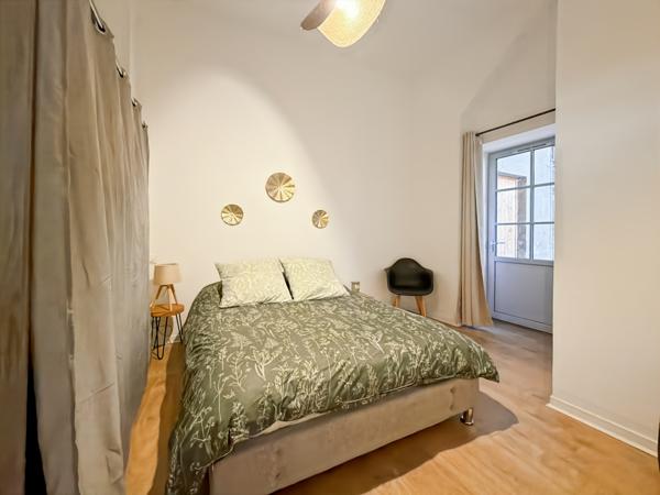 Villefranche-sur-Saône (69400) Superbe loft rénové avec belle hauteur sous plafond et extérieur privatif, au calme – Villefranche-sur-Saône