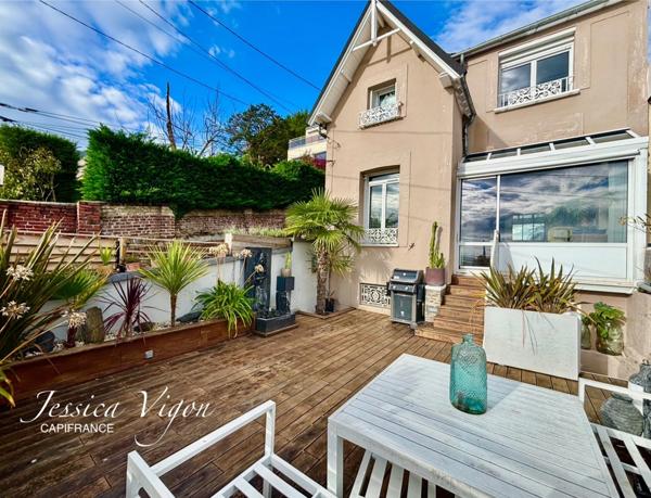 MAISON À VENDRE - 86 m² – VUE REMARQUABLE SUR L’ESTUAIRE – 2 chambres – 2 garages – secteur sainte-Cécile