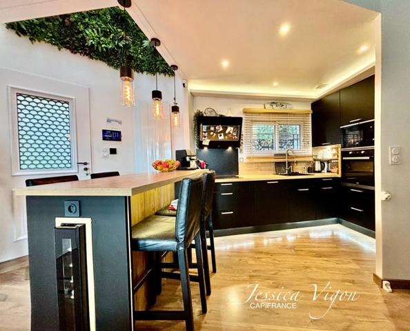 MAISON À VENDRE - 86 m² – VUE REMARQUABLE SUR L’ESTUAIRE – 2 chambres – 2 garages – secteur sainte-Cécile