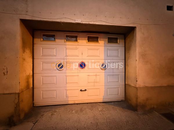 Location Parking / box87 m² - LUNEL (34400)
