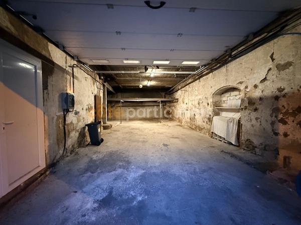 Location Parking / box87 m² - LUNEL (34400)