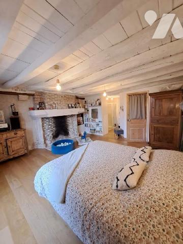 Tavers, Maison restaurée, Loiret (45)

Du charme à tous les étages: Maison de bourg Renaissance...