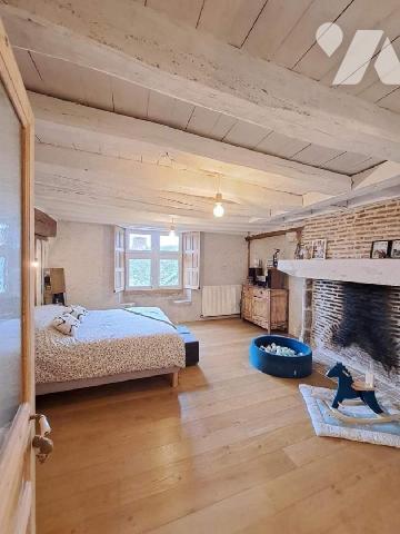 Tavers, Maison restaurée, Loiret (45)

Du charme à tous les étages: Maison de bourg Renaissance...