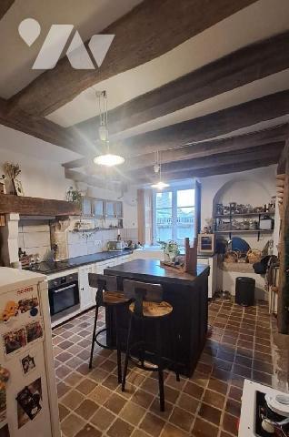 Tavers, Maison restaurée, Loiret (45)

Du charme à tous les étages: Maison de bourg Renaissance...