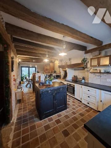 Tavers, Maison restaurée, Loiret (45)

Du charme à tous les étages: Maison de bourg Renaissance...