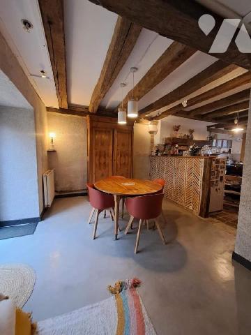 Tavers, Maison restaurée, Loiret (45)

Du charme à tous les étages: Maison de bourg Renaissance...