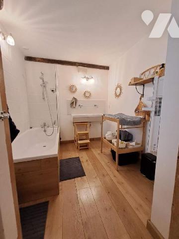 Tavers, Maison restaurée, Loiret (45)

Du charme à tous les étages: Maison de bourg Renaissance...