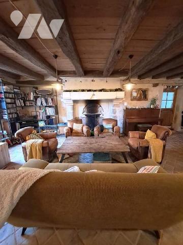 Tavers, Maison restaurée, Loiret (45)

Du charme à tous les étages: Maison de bourg Renaissance...