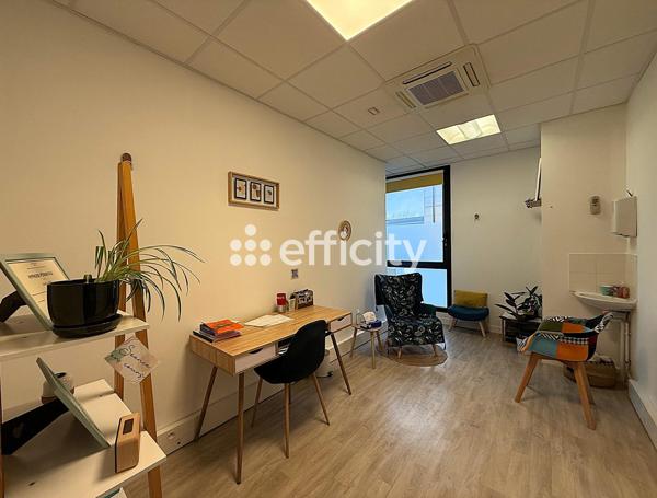 Local Commercial 6 pièces - 120 m²