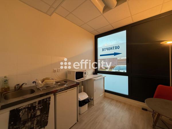 Local Commercial 6 pièces - 120 m²