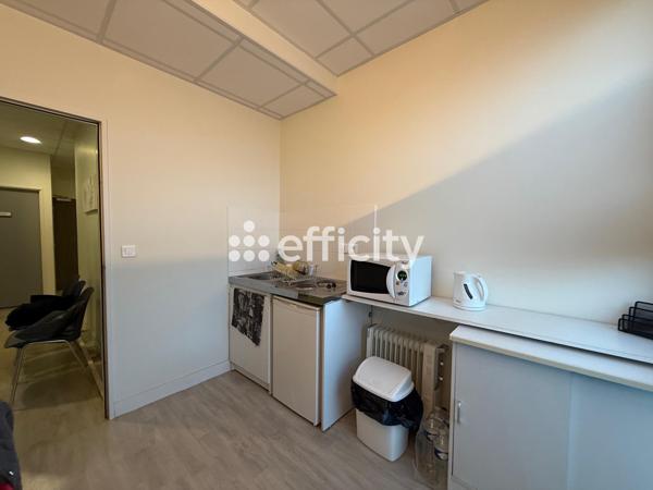 Local Commercial 6 pièces - 120 m²