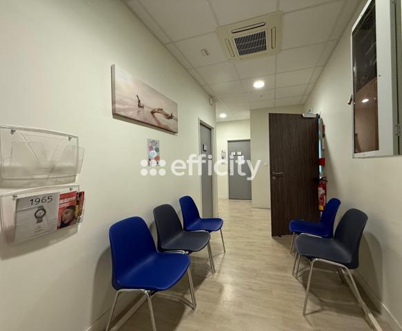 Local Commercial 6 pièces - 120 m²