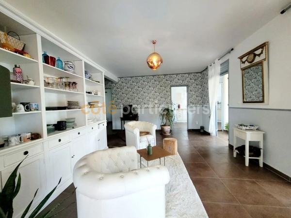 Vente
                Maison126 m² - 4 Pièces -
                    Sainte-Anne (97180)